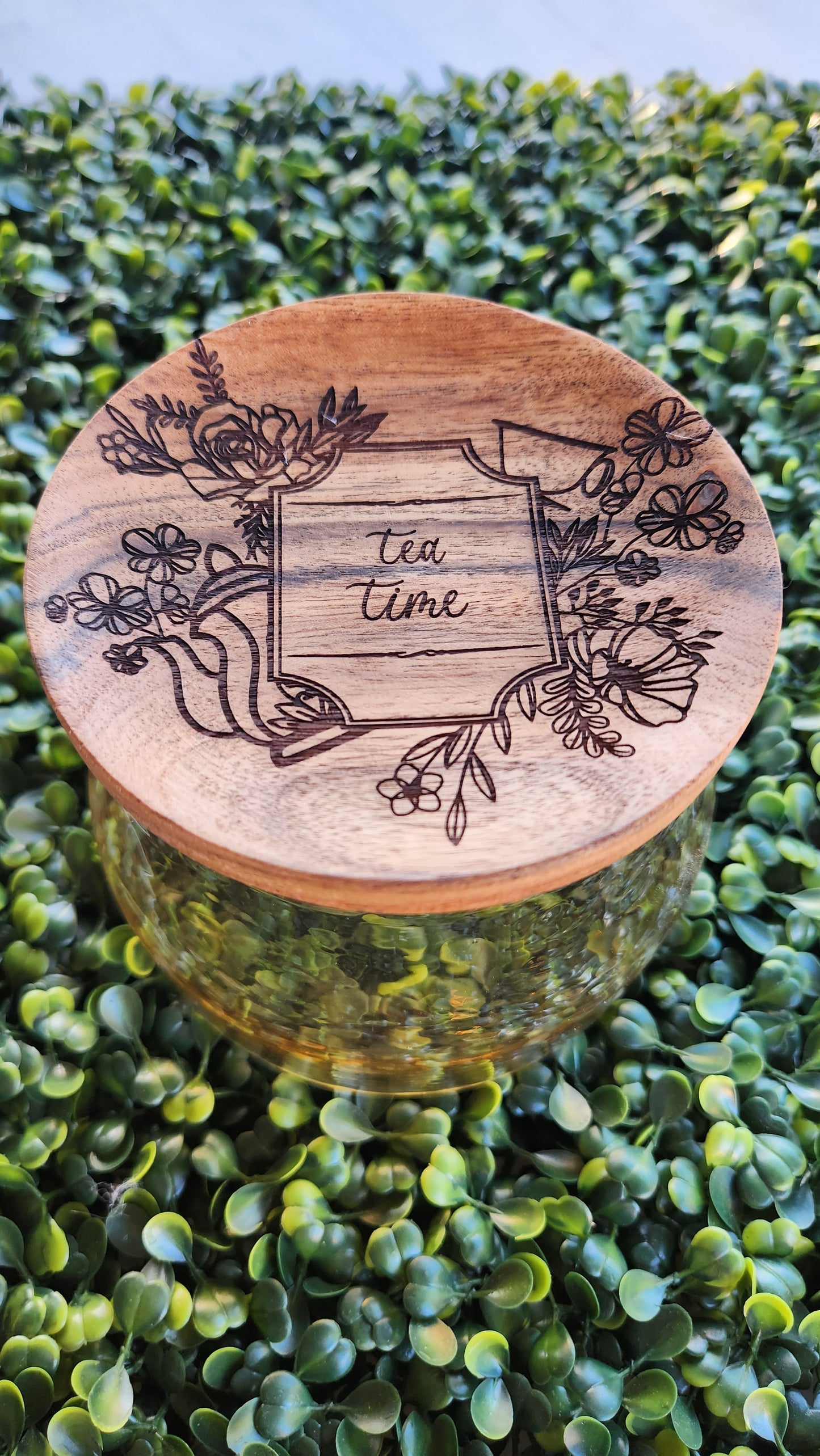 Glass Tea Jar with Engraved Wooden Lid – “Tea Time” Floral Design